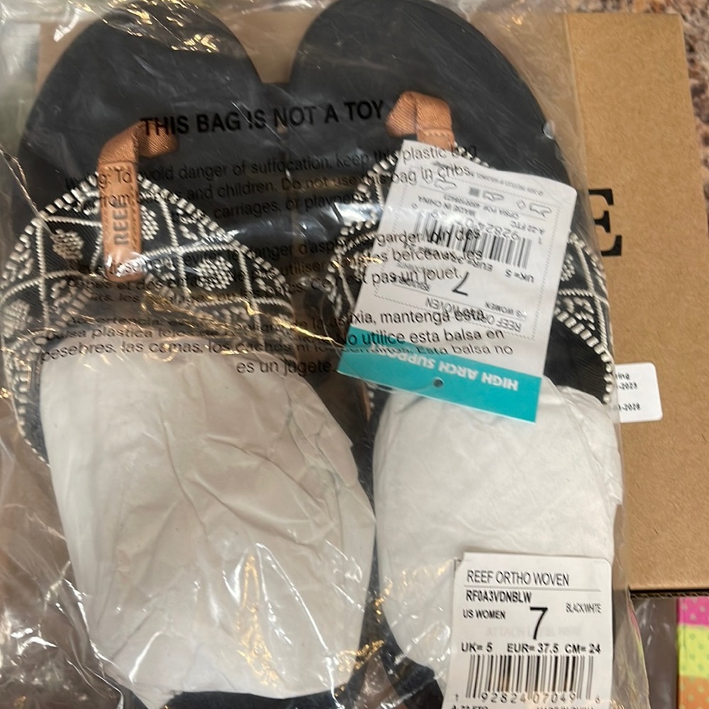 Reef brand new sandals